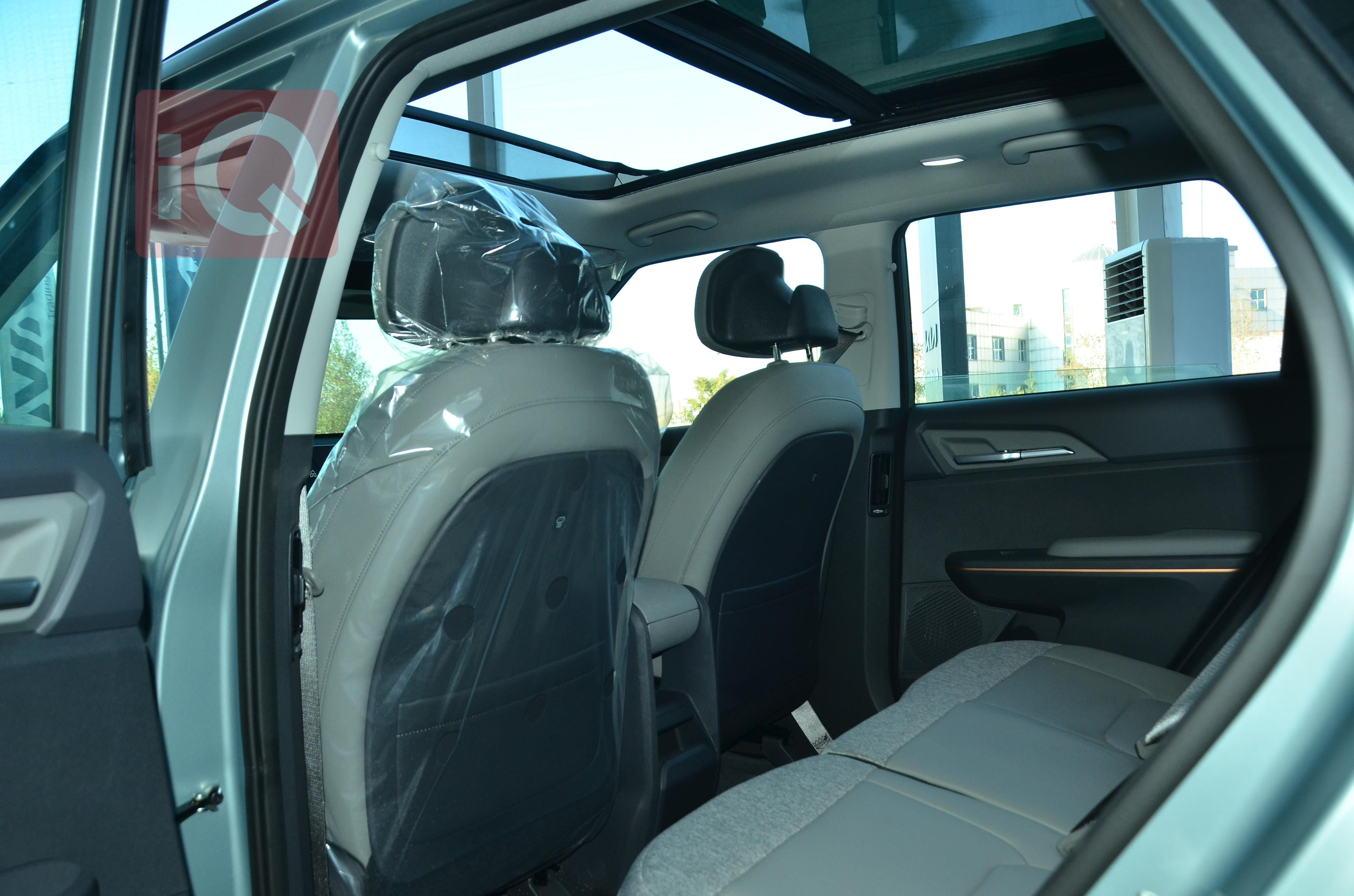 https://cdn.iqcars.ioDSC_0959.JPG